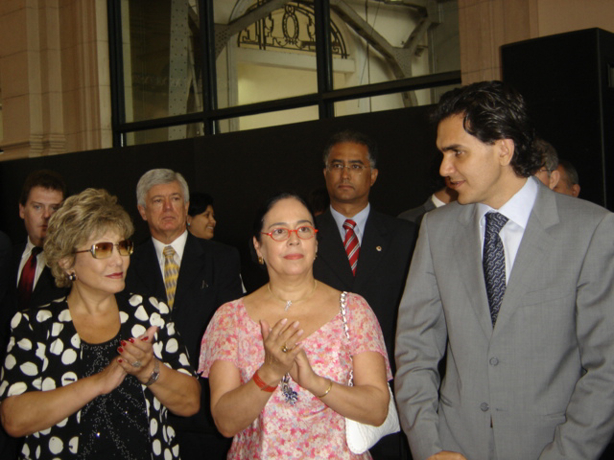 Deputado Milton Flvio em cerimnia de assinatura da lei de incentivo  cultura<a style='float:right;color:#ccc' href='https://www3.al.sp.gov.br/repositorio/noticia/03-2008/M FLAVIO INC CULT.jpg' target=_blank><i class='bi bi-zoom-in'></i> Clique para ver a imagem </a>